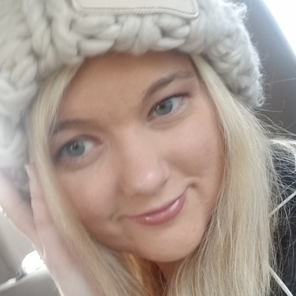 Meet your Posher, Meghan - Picture 8 of 8